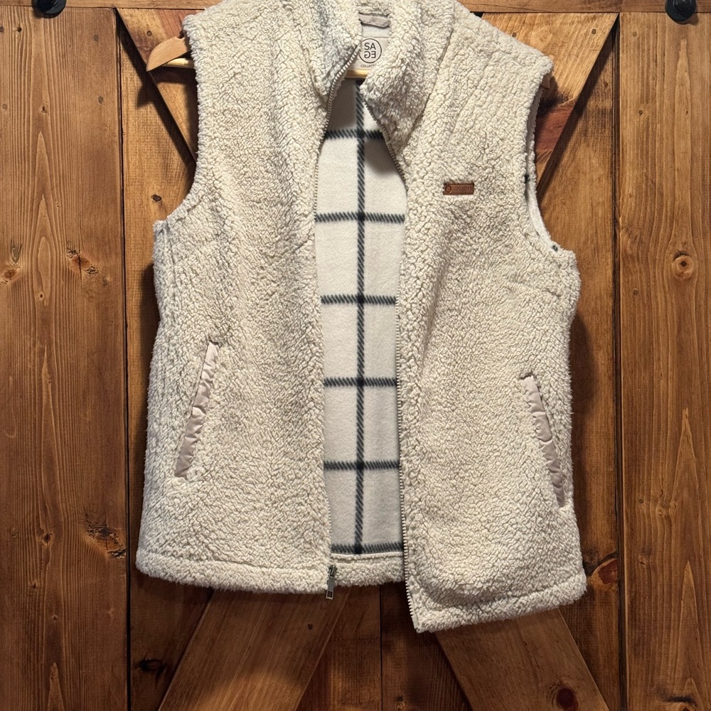 Women's Cream Sherpa Vest - Picture 5 of 5